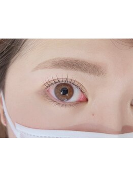 ナチュラル上品な目元にしたい