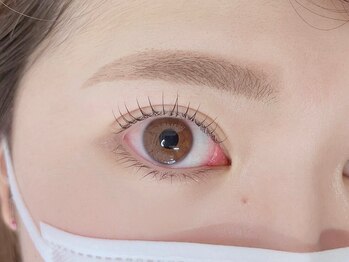 ラッシュアートエス 垂水店(Lash Art S)の写真/【眉もまつ毛もキレイに!朝の支度がぐっとラクに♪】大人カワイイ今流行りの束感まつげも叶う☆