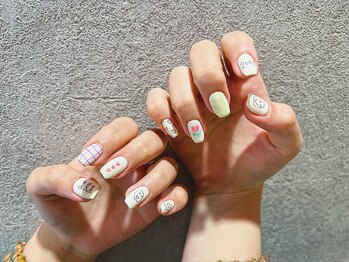 シー(Shhh...)/落書きネイル