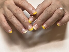 イエローフレンチネイル