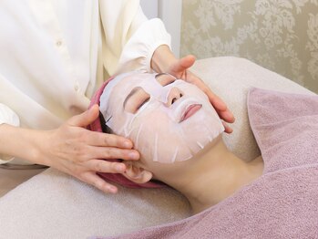 小顔矯正サロン セラフィ/シートパックで潤い保湿ケア☆