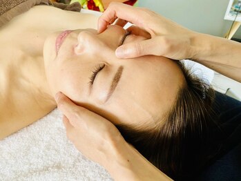 ヘアメイク エステサロン クラシカ(hairmake esthe salon clasika)/小顔コルギ