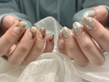 ニュアンスでアシメネイル♪