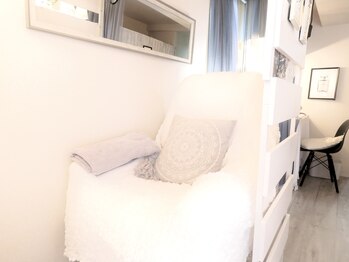 アイラッシュ アズリア(eyelash Azuria)/自動リクライニングチェア