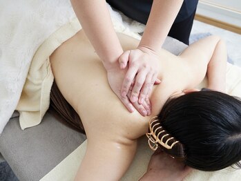 ピリナ(Pilina)/背中美人