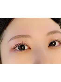 ナチュラル上品な目元にしたい