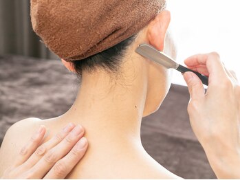 ローズ ドゥ セレクト/襟足シェービング