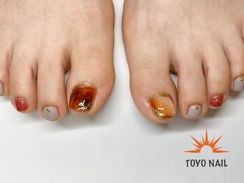 トヨネイル(TOYO NAIL)/アシメべっ甲フット☆