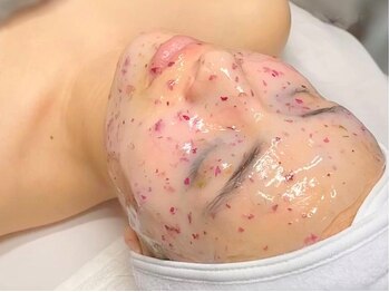 マカナ(MAKANA)の写真/《顔脱毛でうる艶肌》最高級ワックスで産毛&皮脂詰まりや毛穴汚れも一気に除去!高保湿で乾燥ケアまで完璧◎