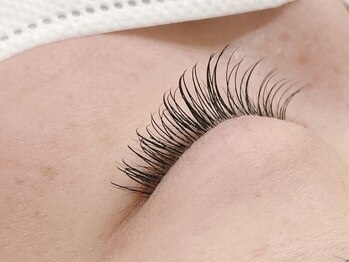 エイル(aile)の写真/自まつ毛の本数が少ない方でもボリュームのある目元に♪自まつ毛の負担が少なくボリュームUP！