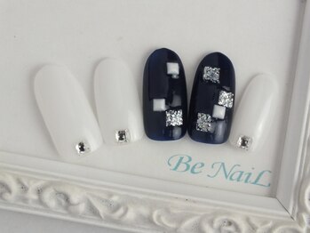 ビーネイル(Be NaiL)/ツートーンのブロックネイル