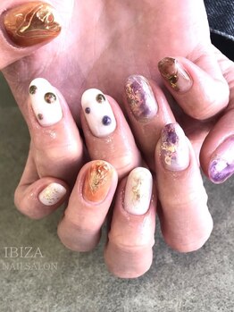 イビザ エス(IBIZA s)の写真/”ニュアンスネイル”で大人女性の魅力を引き出す指先に☆お好みや雰囲気に合った色味やデザインをご提案！