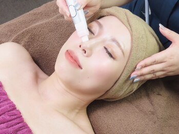 タプティムの写真/≪自分史上最高の素肌へ≫実力派エステサロン◎話題のハイドラフェイシャルで角栓毛穴汚れをごっそり洗浄！