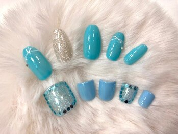 ネイルサロン ガーデン(Nail Salon Garden)の写真/華やかな指先にしたい方もオススメ！豊富なパーツを使用し洗練されたデザインに◎個性をキラリと輝かせて♪