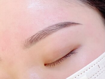 アテ ドゥ(ate deux)の写真/眉毛でお顔の印象は変わる!プロの技術でお顔の印象を更にUP★骨格に合わせた眉をご提案致します♪