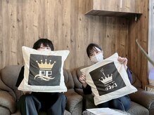 99 バイ デコ 小樽(99 by DeCo)の雰囲気（男女のスタッフがいるのが◎）