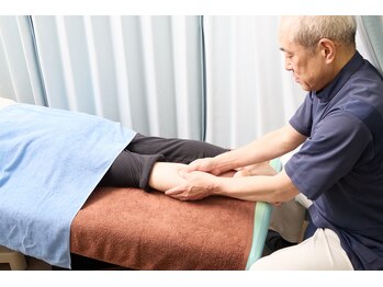 かもめ整骨院/レッグリフレで足スッキリ