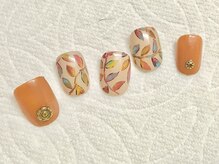 ティーエス ネイル ガーデン(T.S Nail Garden)/カラフル葉っぱデザイン