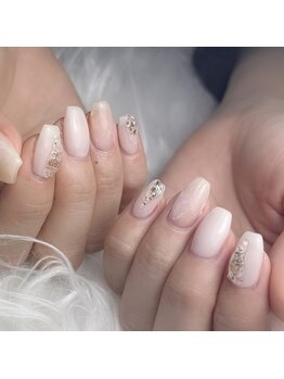 モモ(Momo)/ニュアンスネイル