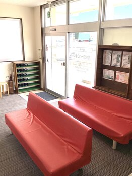 さくらメディネス整骨院 八重瀬院/待合室
