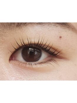 ナチュラル上品な目元にしたい