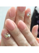 ビーネイル(Be NaiL)/上品ビジューネイル