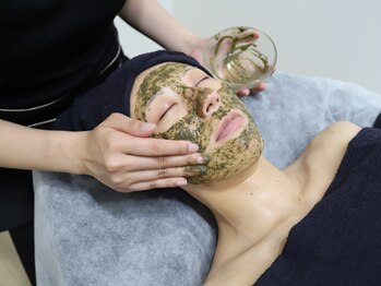 ホーミー(Homie)/剥離しないハーブピーリング♪