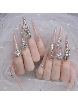 ノエラ ネイル 大塚店(NOERA NAIL)の写真/チップ長さ出しで叶える、盛れる美フォルムロング♪