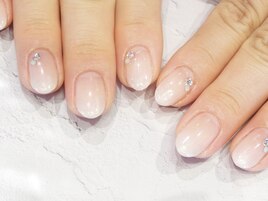 白グラデーションネイル