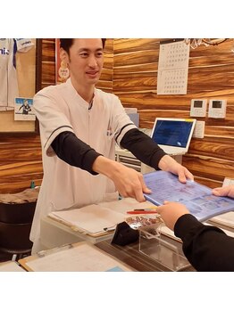 瓢箪山駅前整骨院/お話もしっかり聞きます