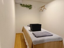 安心リラクゼーションの雰囲気（落ち着いたプライベート空間で、心身ともにリラックス。）
