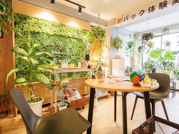 ニコリ(NICOLI)/待合スペースは緑がたくさん