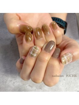 リッシュ(RICHE)/ぷっくりチェックネイル