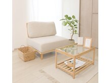 トリートマイセルフ(Treat myself)の雰囲気（木のインテリアに包まれた落ち着いた雰囲気のサロンです♪）