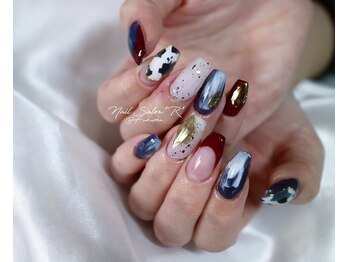 ネイルサロン R/スタイリングコース 8030円