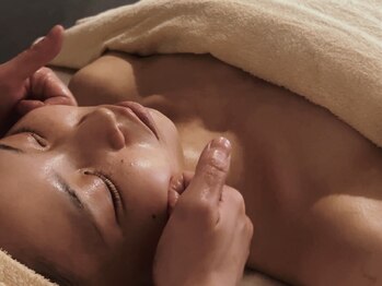 アントミョンス(Ant Myons)の写真/全身土台から整える、本格伝統コルギ。講師歴もある圧倒的技術で“自然な小顔”へ。リフトアップにも◎