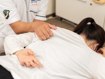太子カイロプラクティック/肩施術風景