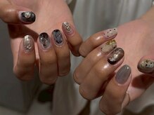 ネイルサロン マーノ(nail salon mano)/似てるけど似てないアシメ