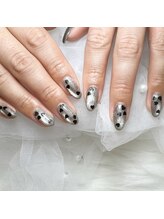 リリ(Lili)/シルバーマグネットにブラック