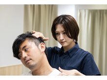[３]施術前後の変化をお客さまにもご体感いただけるよう、体の変化をしっかりとご説明します。