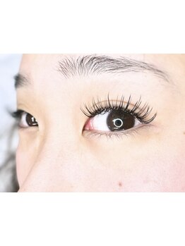 ナチュラル上品な目元にしたい