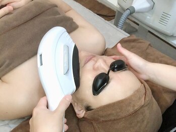 チッチ(CHiCCHi)の写真/【幅広いお肌悩みにはIPL光フェイシャル◎】肌荒れ・毛穴悩み・くすみ・赤み・シミ・しわでお悩みの方へ！