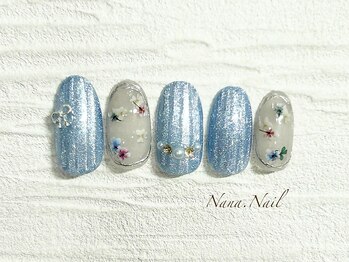 ラインシェル×小花柄ネイル