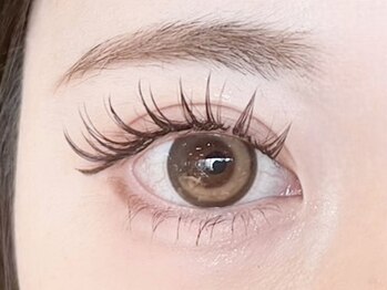 リナータ バイ シアン(Rinata by Cyan)の写真/【ボリュームラッシュでも叶う★ふんわり束感まつ毛】400本¥6990～目力UPのワンホンマツエク♪