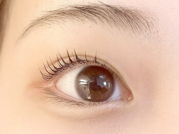 ミックリンクジャムアイズ(Mic link jam eyes)の写真/【ケラチンまつげパーマ￥3900～】瞳の形に合わせたオーダーメイドデザインで自然で印象的な目元へ◇