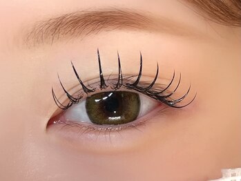 リュールミエル 札幌駅(lueurmiel)の写真/【瞳に被らないマツエク、最新技術のパリエク】濃さも長さも同時に叶えられる次世代パリエク