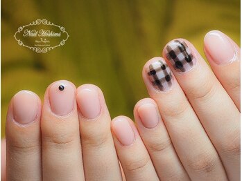 ジュジュ(Juju)/黒のギンガムチェックネイル