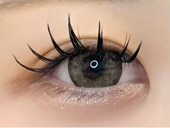 パキラ(Pachira)/束感まつ毛~太めスタイリング~