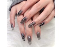 長さがあるとワンカラーも華やかに♪