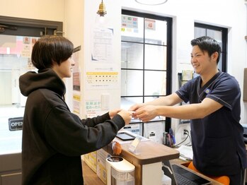 むげん整骨院鍼灸院 山科駅前/笑顔のスタッフが対応いたします